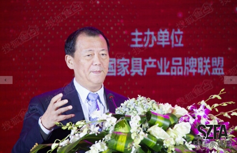 保育鈞、姚景源親切接見中國(guó)家具品牌節(jié)秘書長(zhǎng)